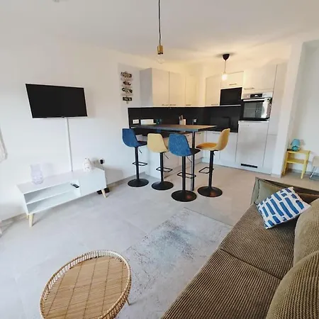 Ticasa Shine-zentral-outlet-balkon-parkplatz-ruhig Apartment